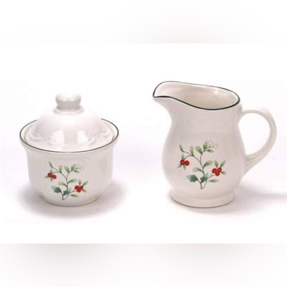 Winterberry by Pfaltzgraff, Stoneware Cream & Sugar (071) - Picture 1 of 1